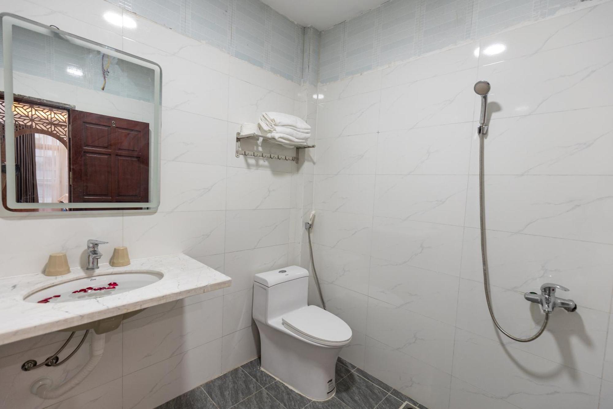 Hoang Gia Hotel Dong Anh Luaran gambar